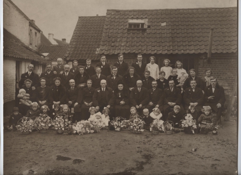 Familiefoto familie August Thibo, Merelbeke, 1927