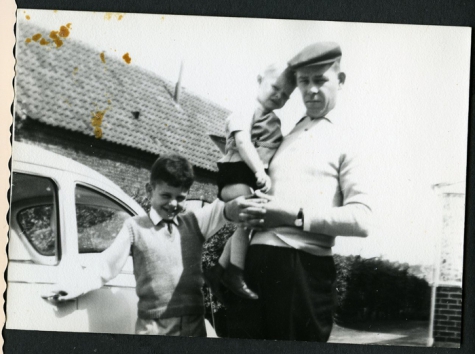 V.l.n.r. Marc Moerman, Martin Moerman (op de arm) en Valère Moerman, Merelbeke, 1966