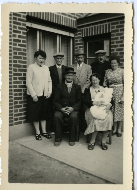 Viergeslacht van de familie Westelinck, Merelbeke, 1956