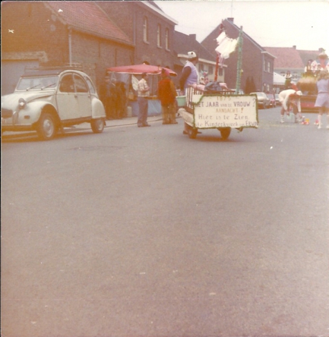 Een 2 pk in de Bacchusstoet, Sint-Lievens-Houtem, 1964