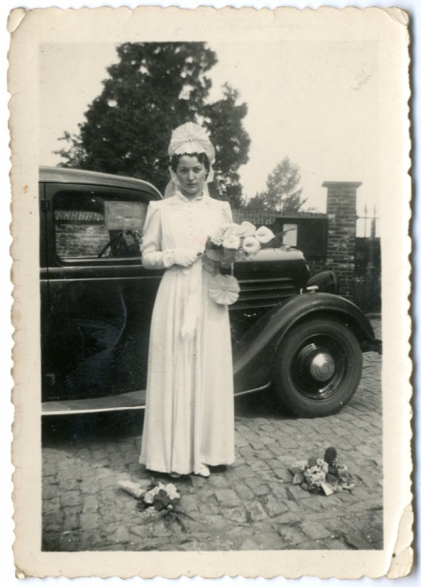 Huwelijksfoto van Irma Schouppe-De Mesure, Moortsele, begin 20ste eeuw