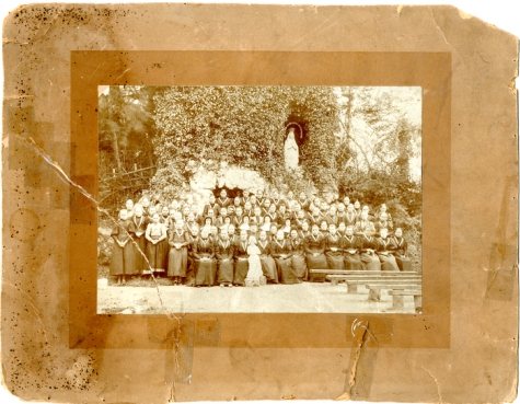 Congregatie aan de grot van Vlierzele, rond 1900