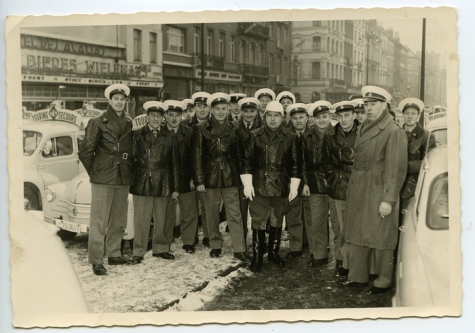 In uniform in de sneeuw, Brussel, 1950-1960