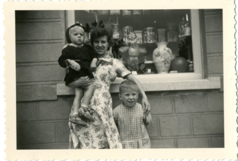 Bij de kruidenierswinkel, Oosterzele, 1960-1970