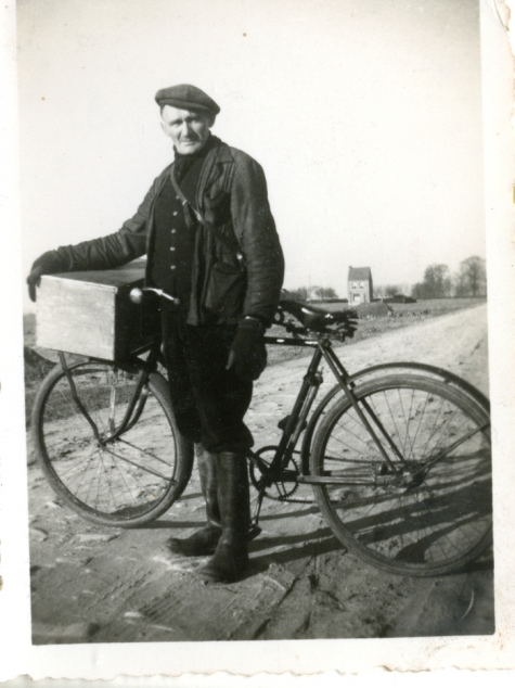 Onderweg met de fiets, Melsen, 1950-1960