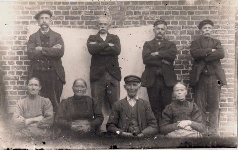 Groepsfoto door fotograaf Mabilde, Letterhoutem, ca. 1910