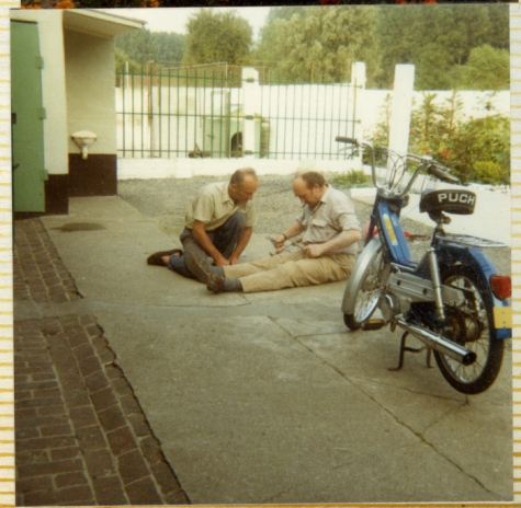 Herstellingen op de oprit, Letterhoutem, 1980-1990