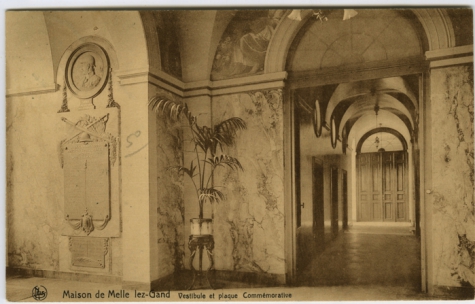 Vestibule en herinneringsplaat van het College te Melle in 1935