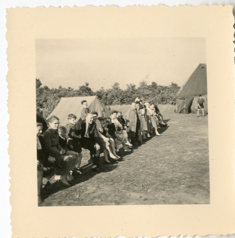 Chiro Melle op kamp, omgeving Genk, bezoekdag, 1957