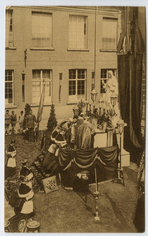 Inwijding van het beeld en openluchtmis in het College te Melle