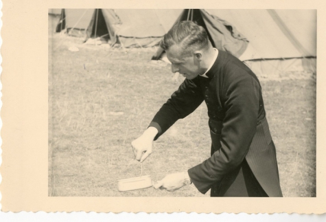 Chiro Melle, proost E.H Verhaeghe, Bioul, 1959