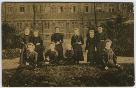 In de tuin, Sint Franciscusinstituut, Melle, 1923