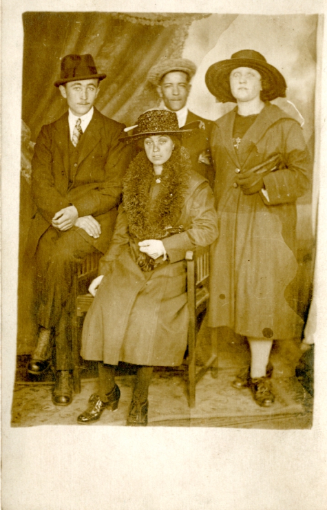 Groepsfoto rond 1910-1920, details onbekend