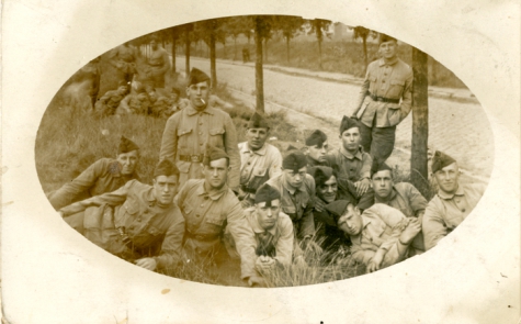 Groepsfoto van soldaten tijdens Eerste Wereldoorlog, details onbekend