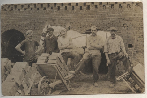 Seizoenarbeiders in de steengroeve in Frankrijk, 1920-1930