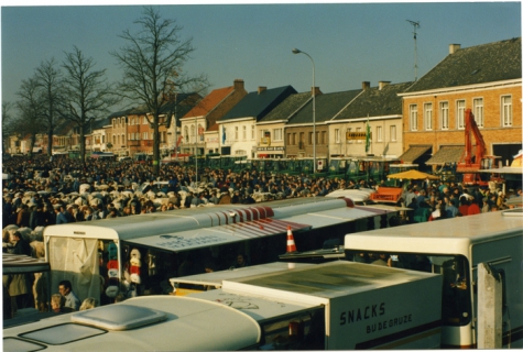 Houtem Jaarmarkt gezien vanuit de kerk, Sint-Lievens-Houtem, 1989