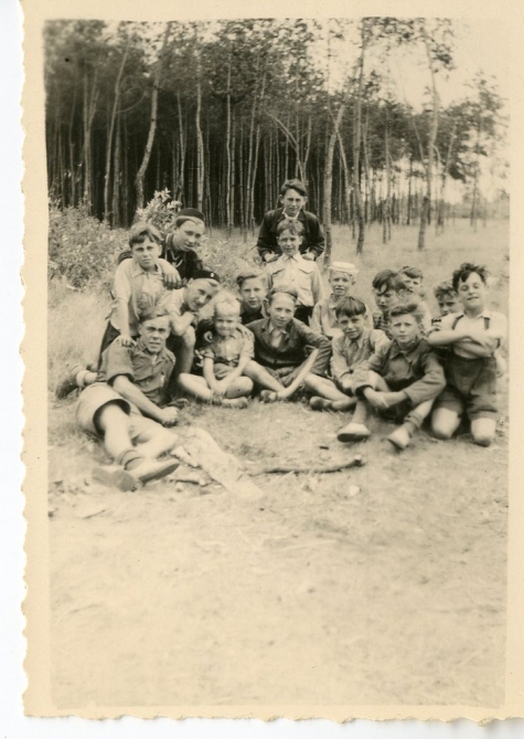 Chiro Melle, groepsfoto op kamp 1945?