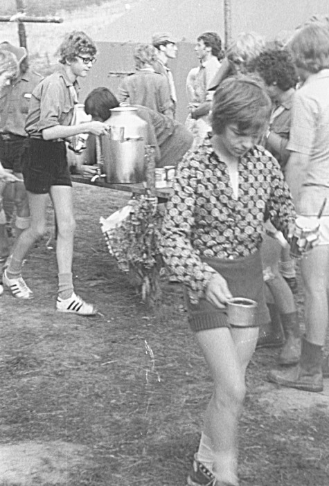 Ontbijt op kamp chiro Melle, Manderfeld, 1973