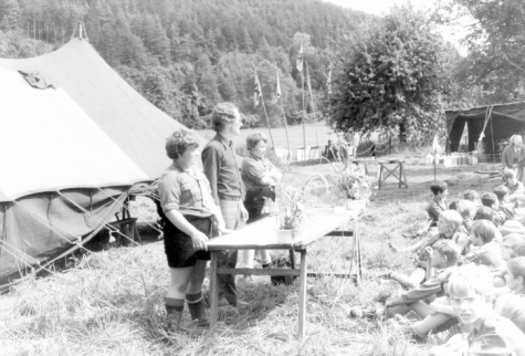 Eucharistieviering tijdens de bezoekdag, Olloy- sur- Viroin, 1972.