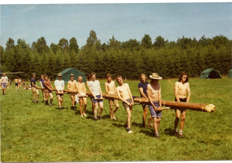 Aanleveren vlaggenmast kamp chiro Melle, Willerzie, 1974 