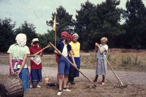Chiro Melle Geertrui. Uitbeelden van Breughel schilderijen. Kamp Geel, 1967.