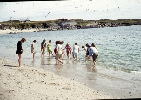 Chiro Melle Geertrui. Pootje baden in Spanje, 1970.