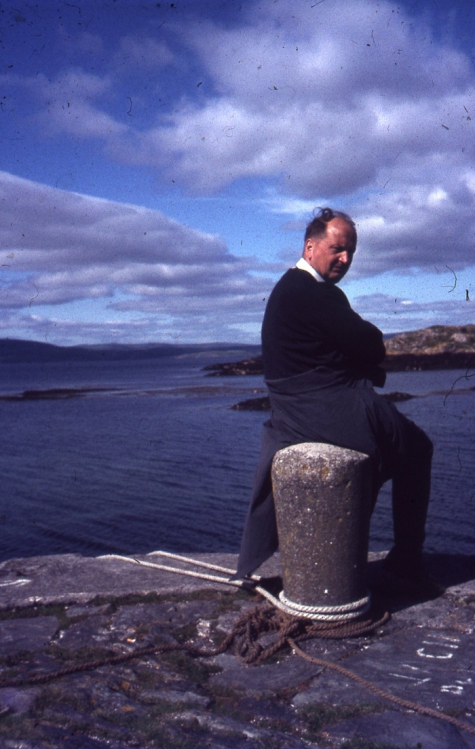 Chiro Melle Geertrui. Proost Gerard Linthout in Ierland, 1972.