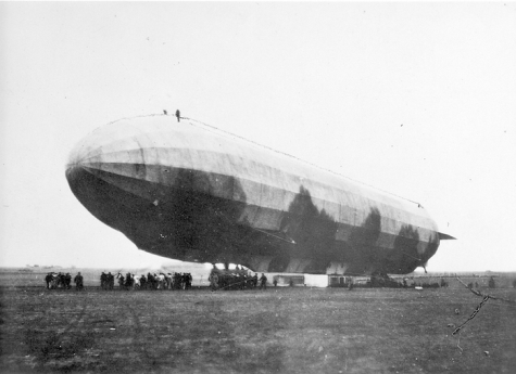 LZ 35 net voor het opstijgen, 1915