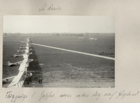 Gotha&#039;s opgelijnd op het vliegveld van Sint-Denijs-Westrem voor het bezoek van von Hindenburg, 1917