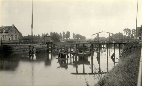 Een noodbrug over de Schelde tijdens de Eerste Wereldoorlog, 1914-1918