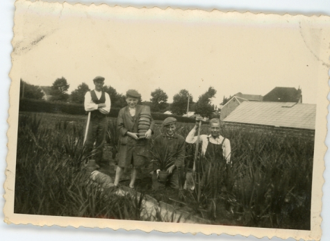 André Pieters tussen de draecena&#039;s, Melle, jaren 1930