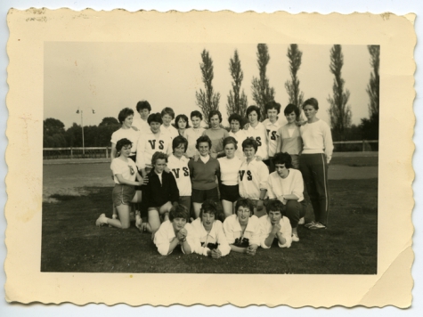 Eerste vrouwendelegatie van vrouwenatletiek &#039;Vlierzele Sportief&#039;, Sint-Lievens-Houtem, 1961