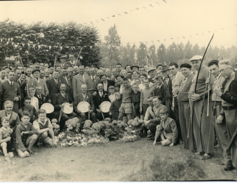 Groepsfoto schuttersmaatschappij, Lochristi, 1952