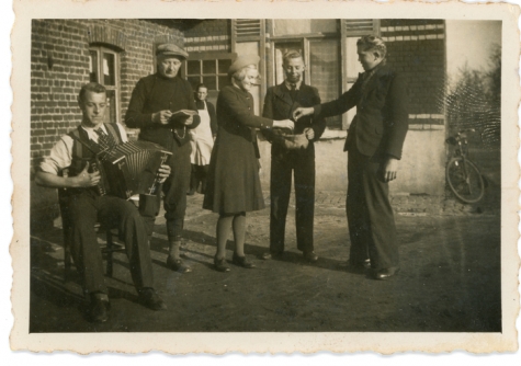 Accordeon spelen, Lochristi, 1941-1942
