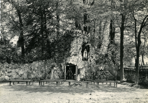 Grot van Lourdes, Sint-Lievens-Houtem
