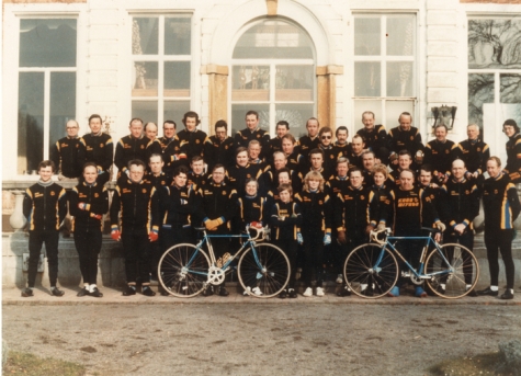 Groepsfoto Kogatrappers, kasteel Smissenbroek, Oosterzele, circa 1985