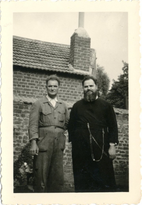 Pater Alfons Mabilde en Jozef Mabilde, Letterhoutem, ca. 1954