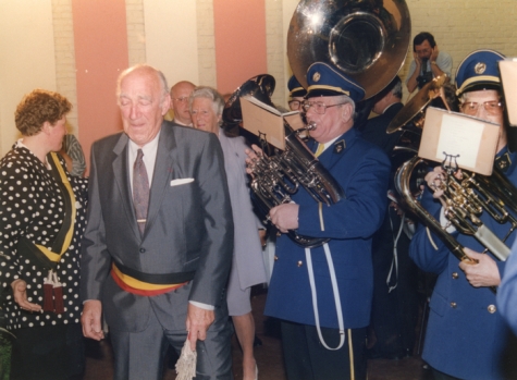 Burgemeester Jean De Schryver op afscheidsfeest, Zeveneken, 31 mei 1992
