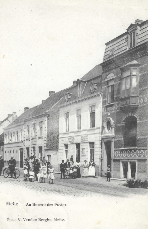 Melle - Au Bureau des Postes