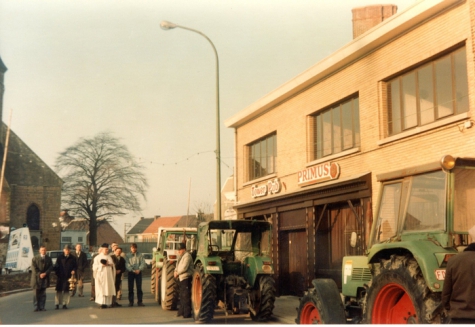 Traktorwijding aan café Tower Pub, Oosterzele, 1988