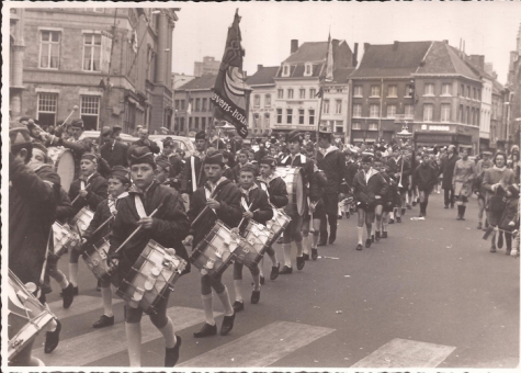 De jeugdfanfare in de straten, Sint-Lievens-Houtem