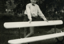 Gemeenteraadslid Dr. Pascal Fermon viert de eerst communie, Oosterzele, 1965