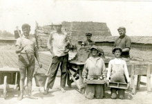 Seizoenarbeiders in een steenbakkerij, Evere, 1920-1930