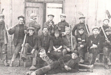 Groepsfoto seizoenarbeiders, Longeuil, 1923