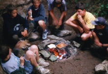 Eten op kamp, Opont, 1999.