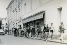 E.H. Callebaut met chirojongens in Lourdes, 1979