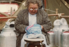 Kookmoeder Bertje op chirokamp, Brisy, 1977
