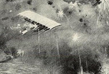 Gelukte Engelse luchtaanval op Duitse marinebasis Cuxhafen verdedigd door zeppelins, 1915 Gelukte Engelse luchtaanval op Duitse marinebasis Cuxhafen verdedigd door zeppelins, 1915