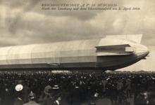 Zeppelin voor passagiervervoer in München, 1909. Zeppelin voor passagiervervoer in München, 1909.