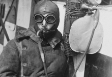 Piloot met zuurstofmasker, 1915